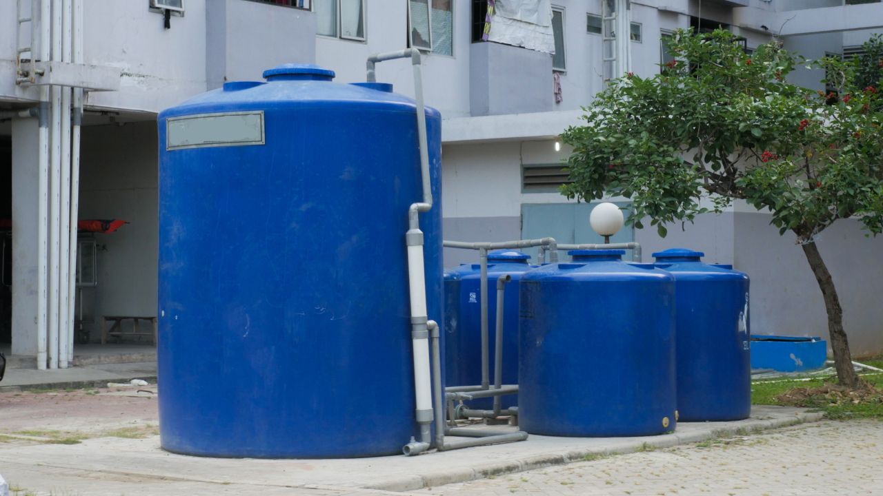 Commercial Water Tank Cleaning Delhi: 5 Things to Consider